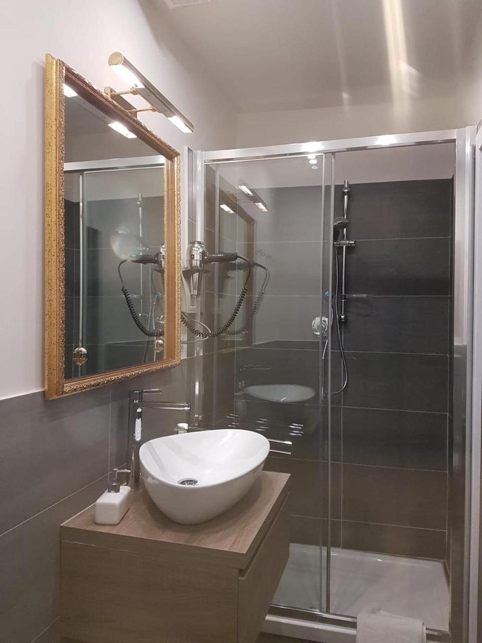 Quadruple Room Private Bathroom